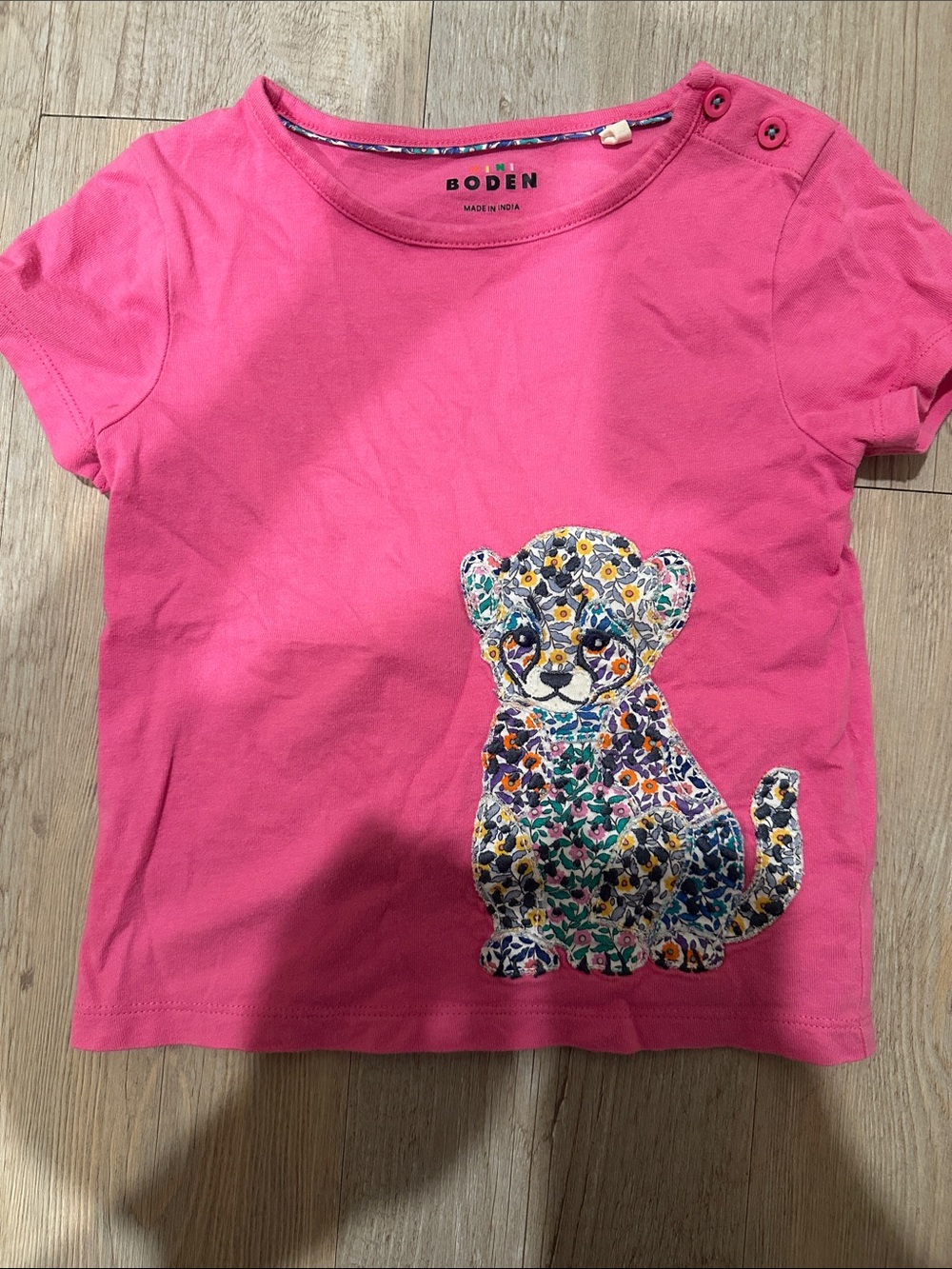 Boden Hot Pink Short-Sleeve Tee with Floral Kitten Appliqué